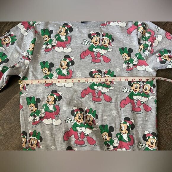 Disney's Mickey and Minnie Mouse Ice Skating Sweatshirt- Size Medium - Picture 6 of 8